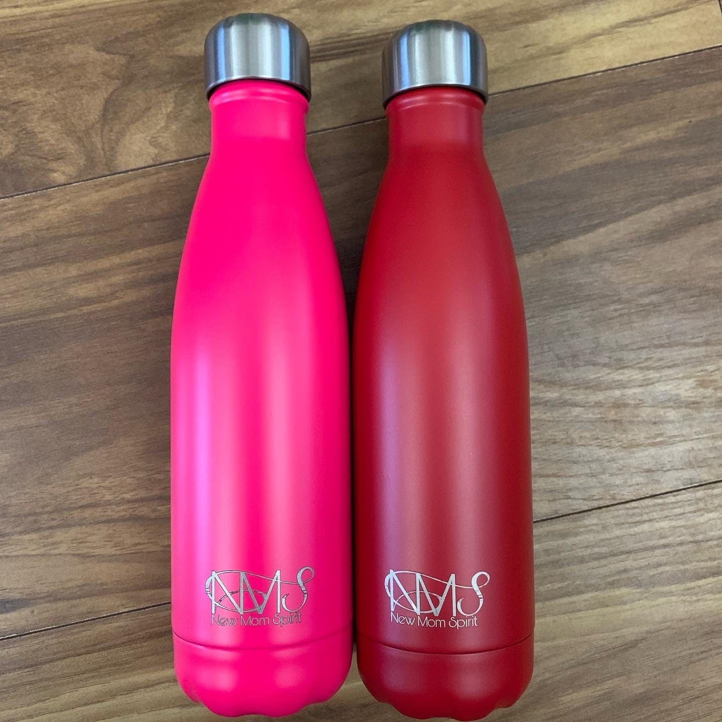 Double walled stainless steel vacuum insulated 17oz water bottle| Personalised designs| unisex matte painted wood finish with brand logo