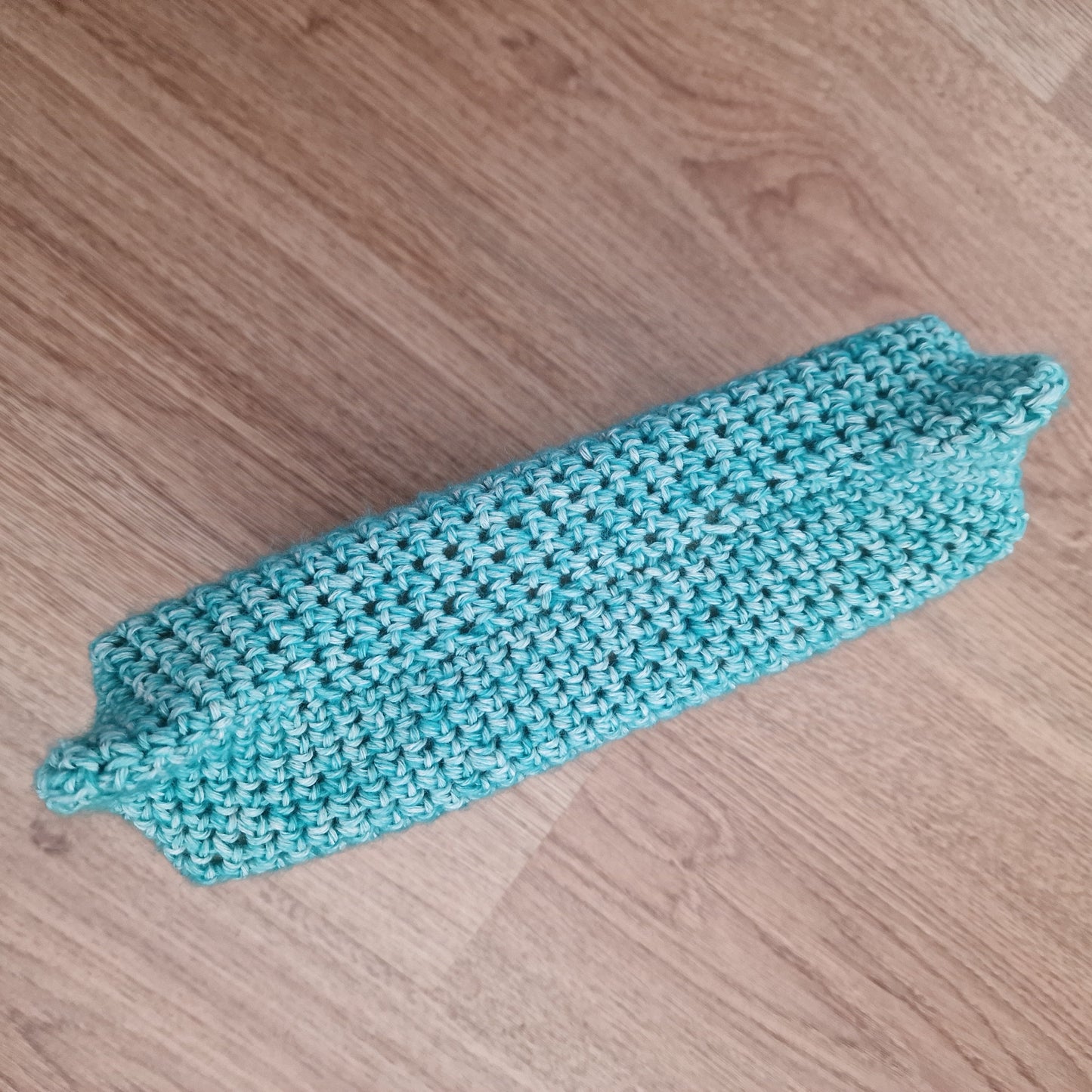 Couverture de livre au crochet avec oreilles de chat mignonnes : modèles personnalisés pour les rats de bibliothèque, les lecteurs et les outils de travail