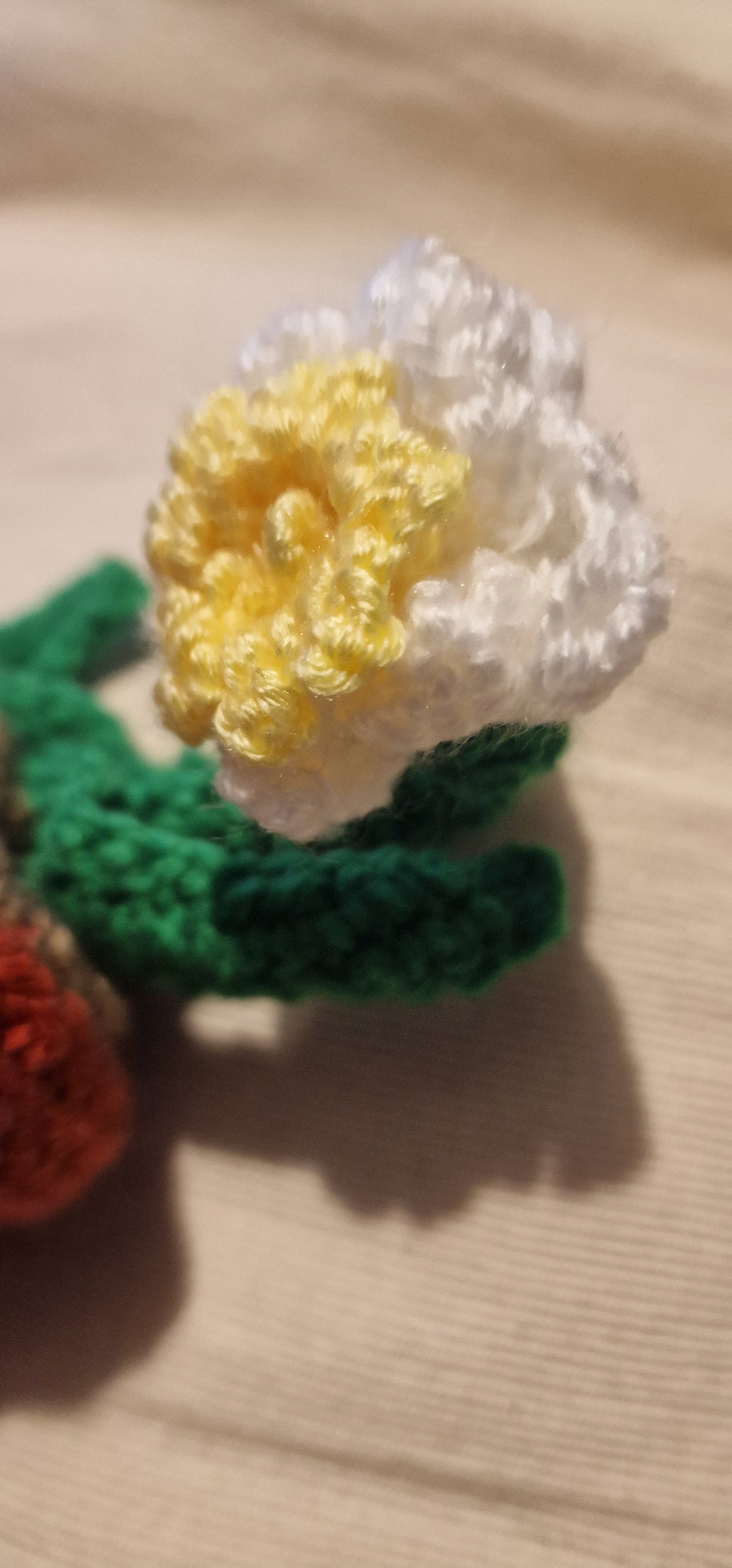 Jonquilles Amigurumi faites à la main au crochet dans un pot – Adorable décoration printanière