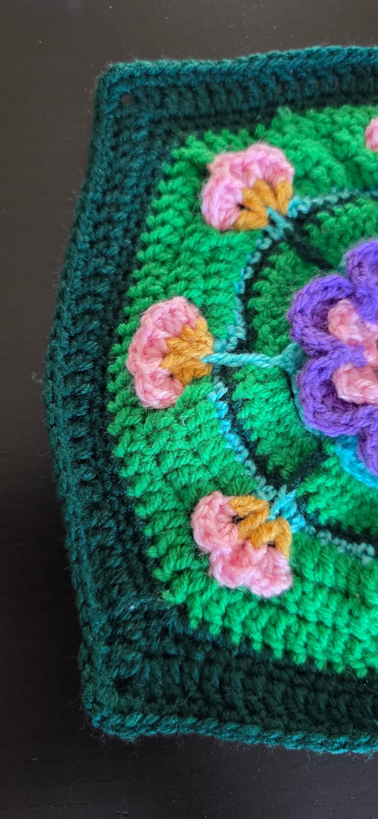 3D Pond Granny Square Crochet Pattern | Patrón de Ganchillo Cuadrado Estanque 3D