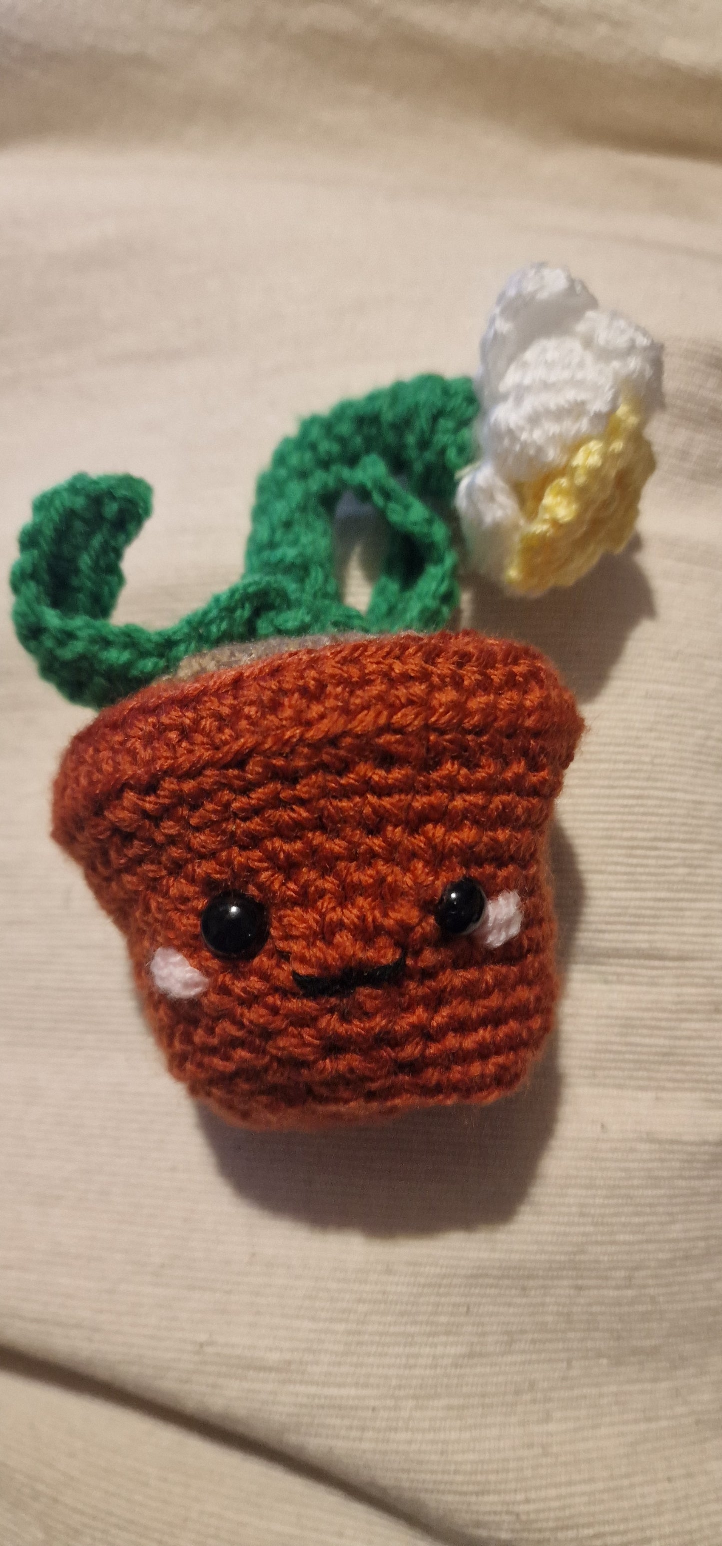 Jonquilles Amigurumi faites à la main au crochet dans un pot – Adorable décoration printanière