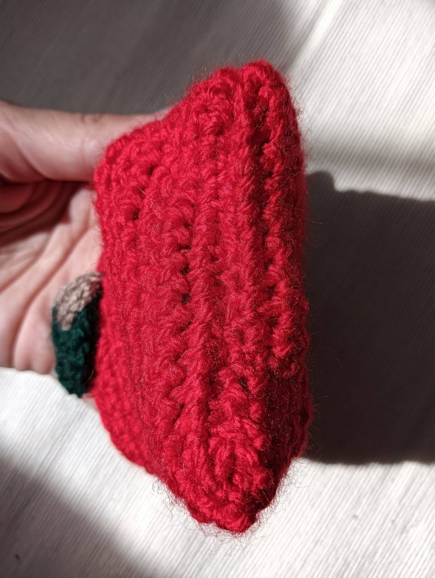 Cadeaux faits main au crochet avec des pommes – Portefeuilles, chauffe-tasses, pochettes, housses pour ordinateur portable – Modèle numérique