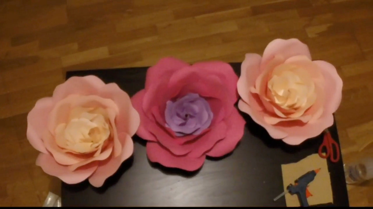 Fleurs en carton 3D faites à la main pour décorations de fête - Plusieurs tailles et ensembles disponibles